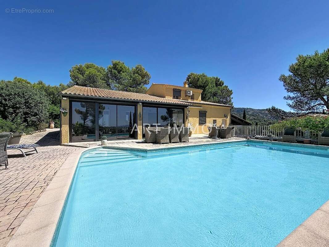 Villa avec vue panoramique exceptionelle - photo 3