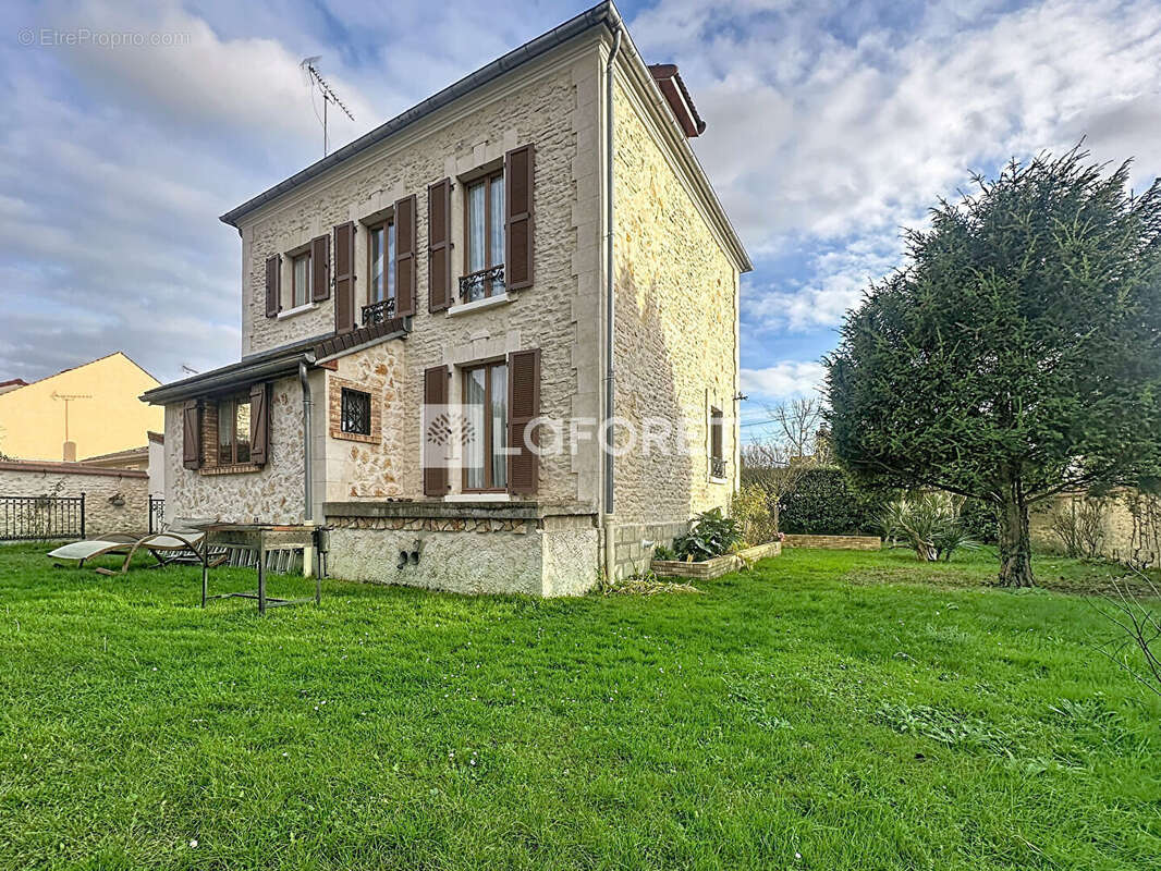Maison à CHAMPIGNY-SUR-MARNE
