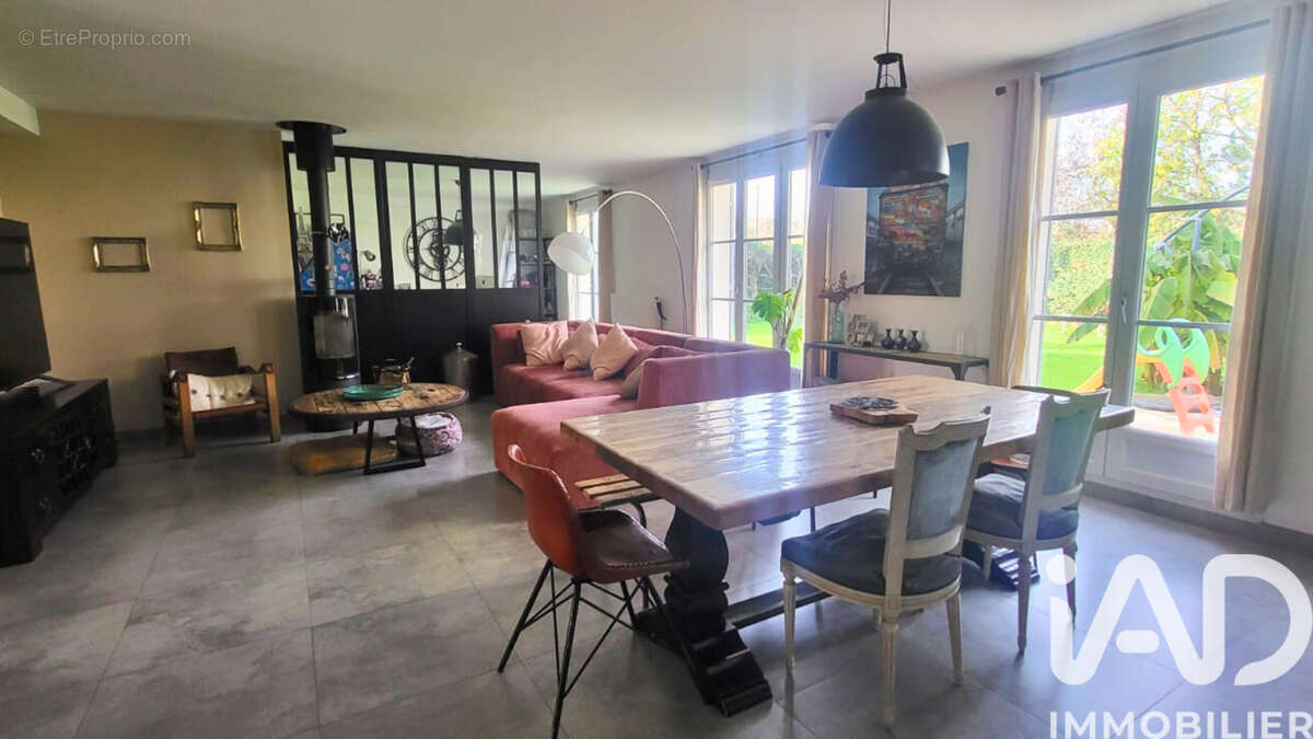 Photo 2 - Maison à BUSSY-SAINT-GEORGES