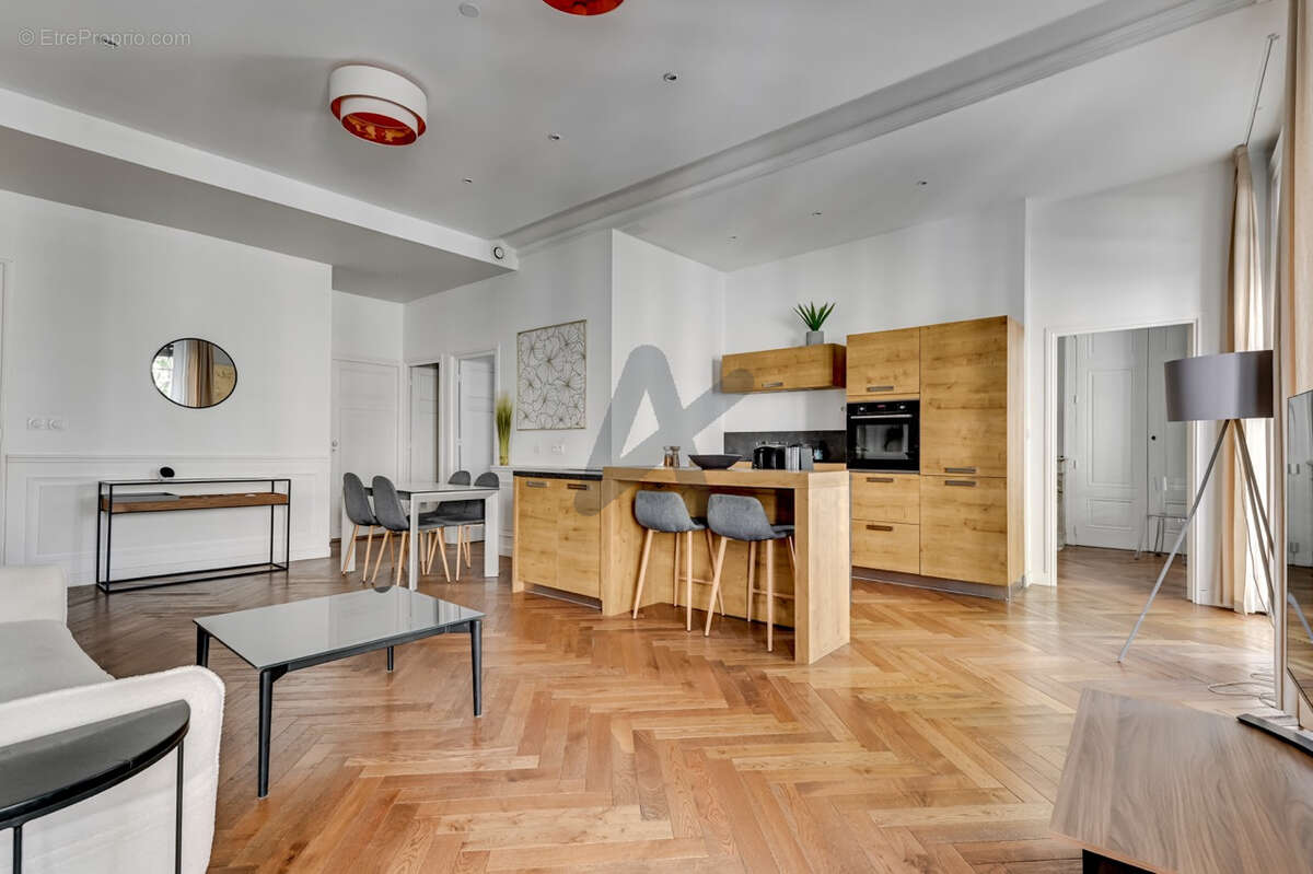 TÊTE D'OR / MASSÉNA  Appartement avec 3 chambres et un balcon en étage - photo 7