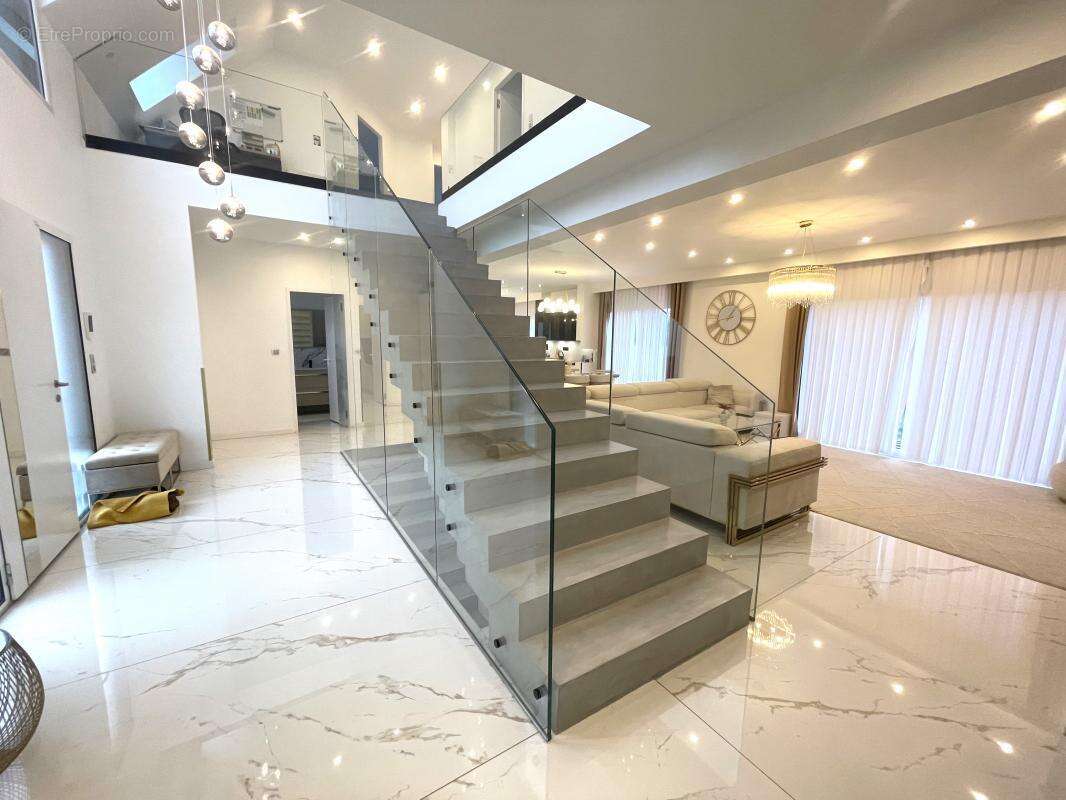 Maison à ROSNY-SUR-SEINE