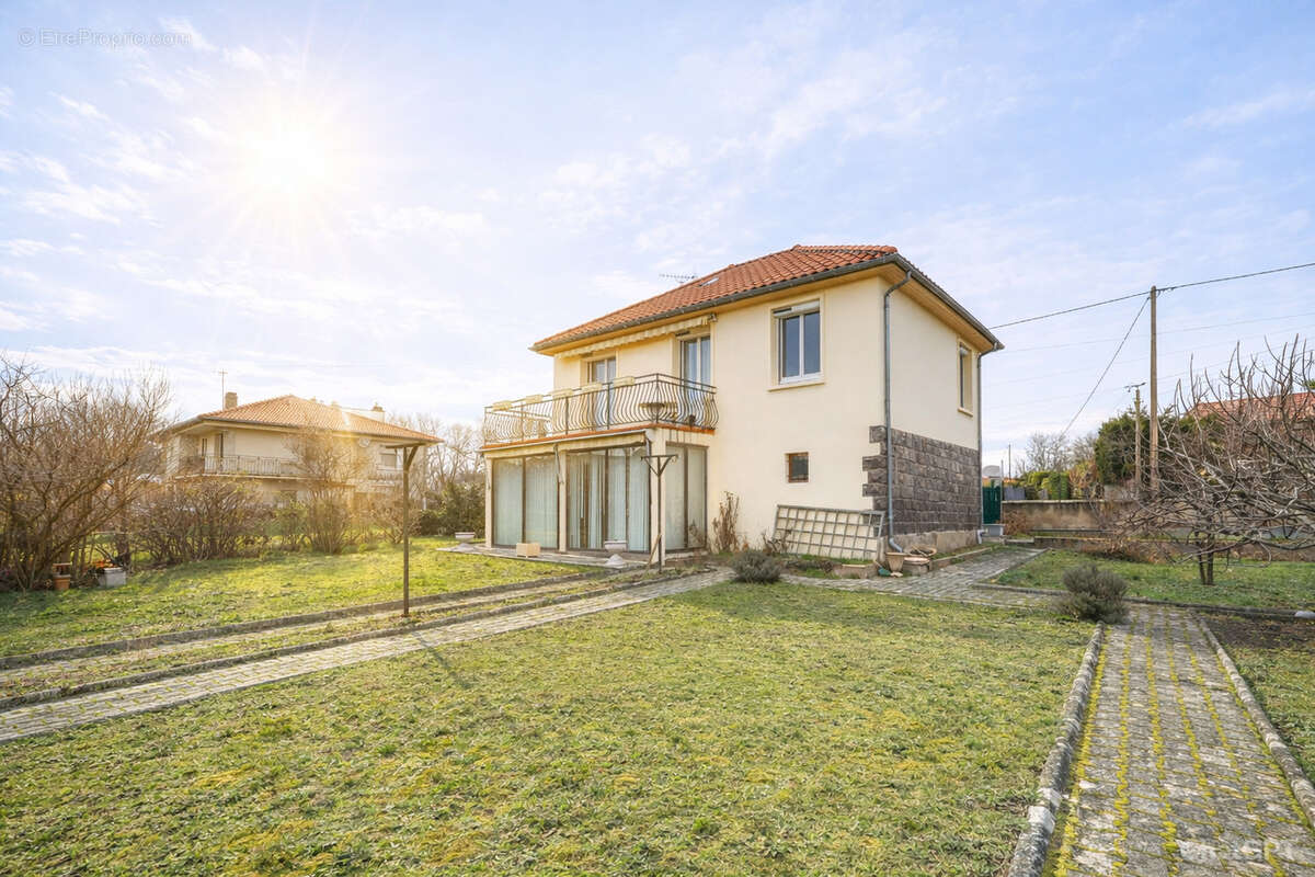 Maison à PONT-DU-CHATEAU