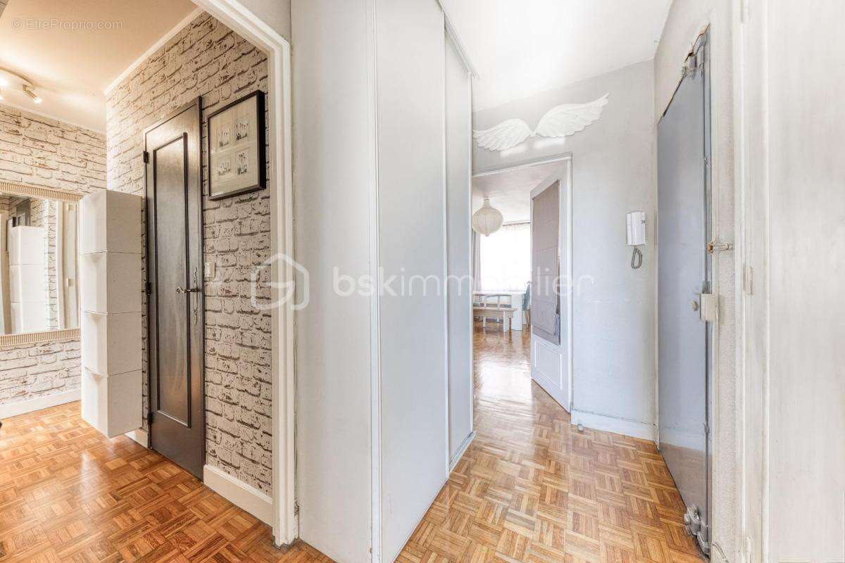 Appartement à PARIS-20E
