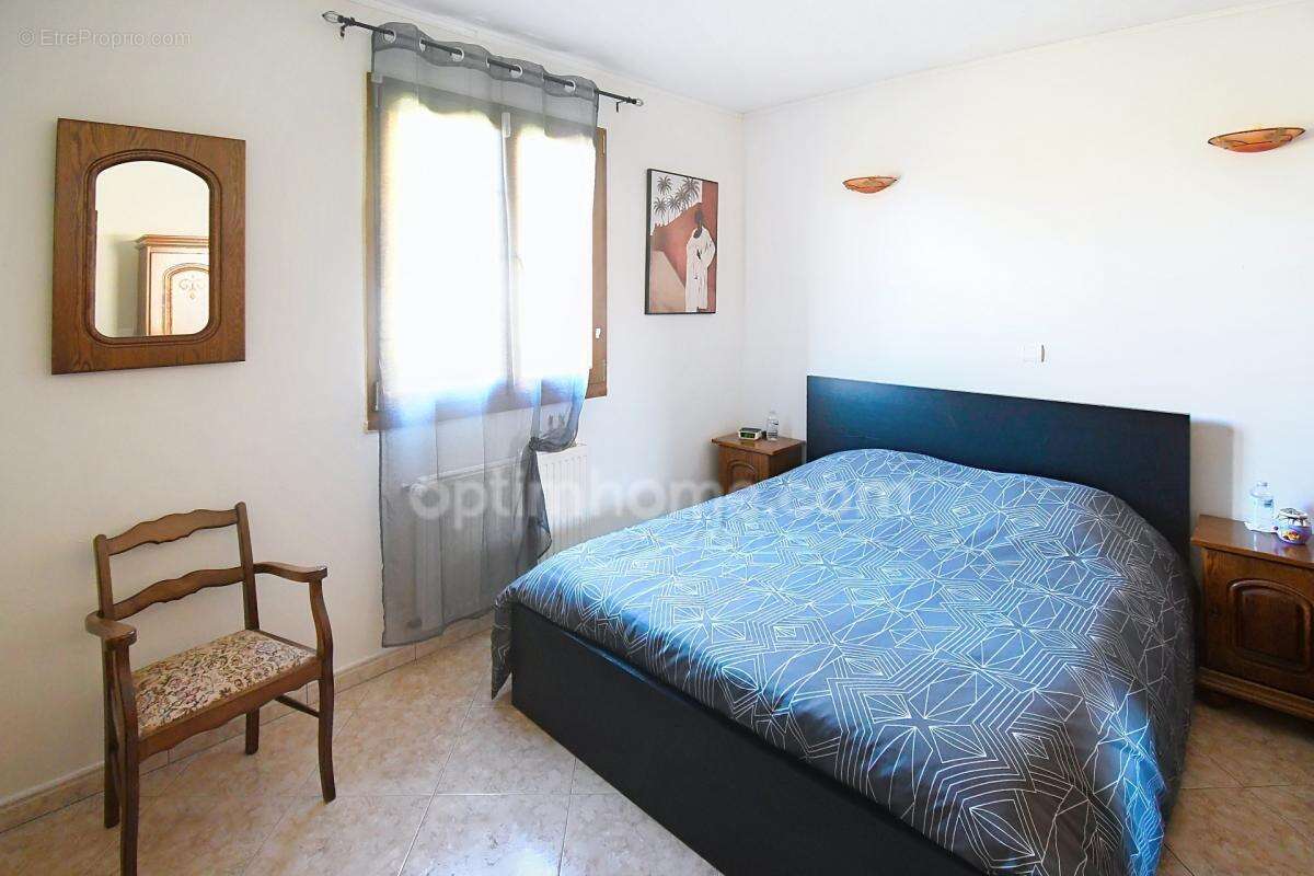 Maison plain pied 129m2 - 3 chambres - 2 garages - terrain 10 ares 45 - 2 terrasses - photo 11