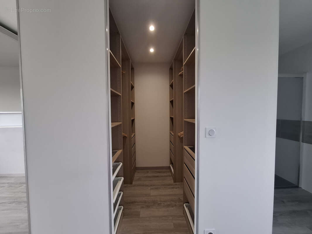 Maison à SAINT-ETIENNE-DE-MER-MORTE