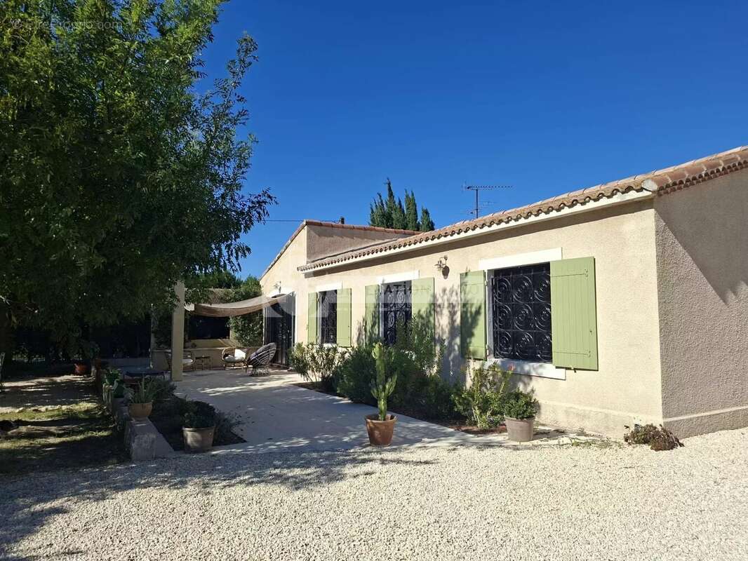 Maison à FONTVIEILLE