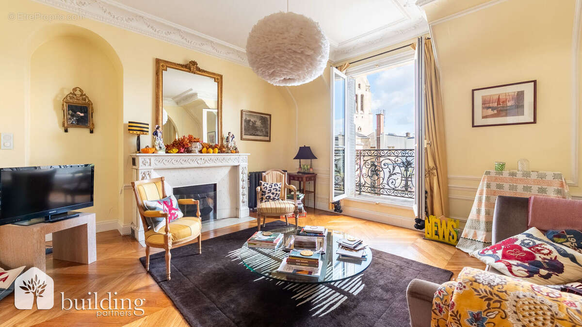 Appartement à PARIS-16E