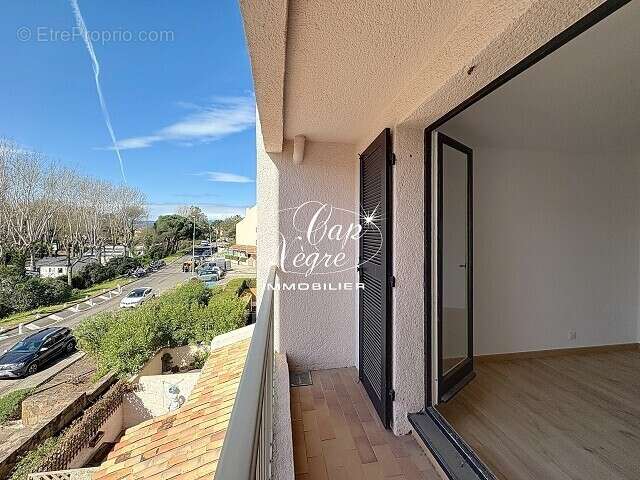 Appartement à COGOLIN