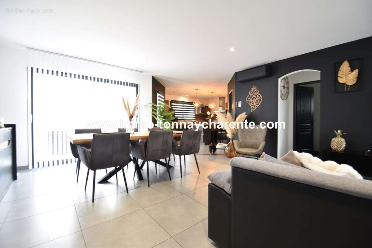 Maison à TONNAY-CHARENTE