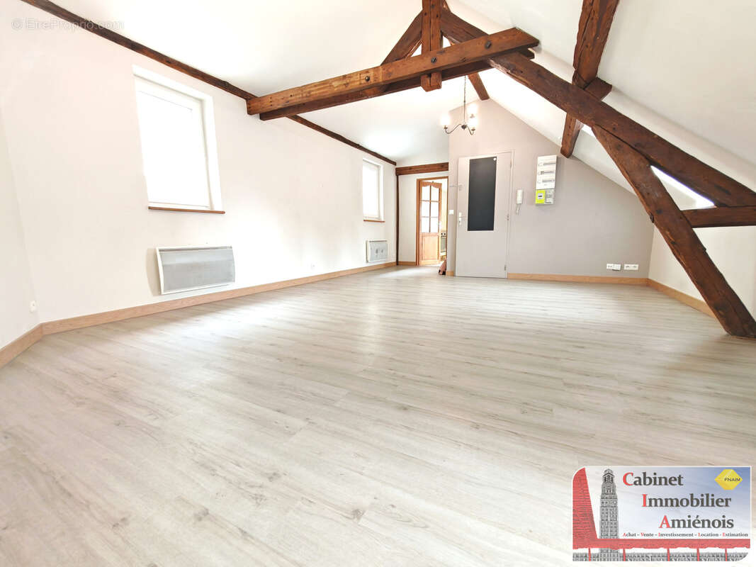 Amiens - Centre Ville : Appartement 60m2 au sol avec 1 chambre ! - photo 2