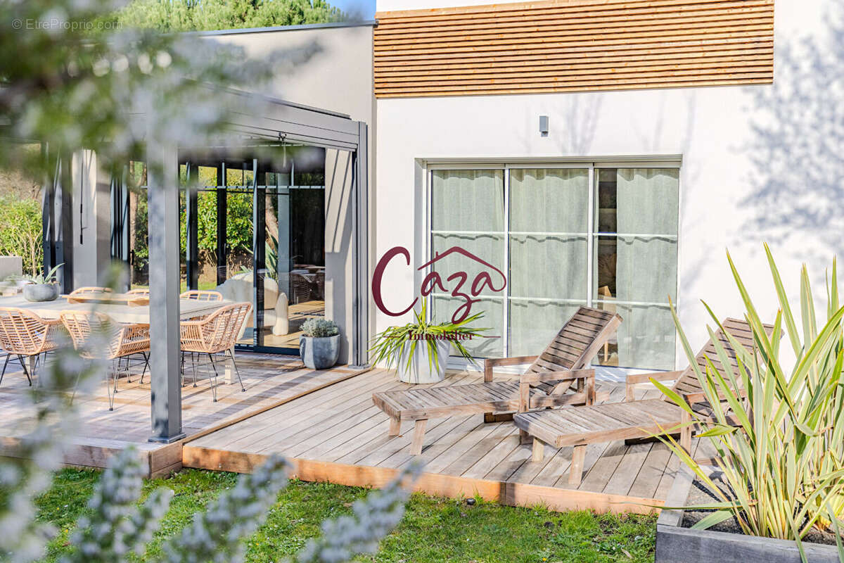 Villa Contemporaine - 7 pièce(s) 245 m2 - photo 5
