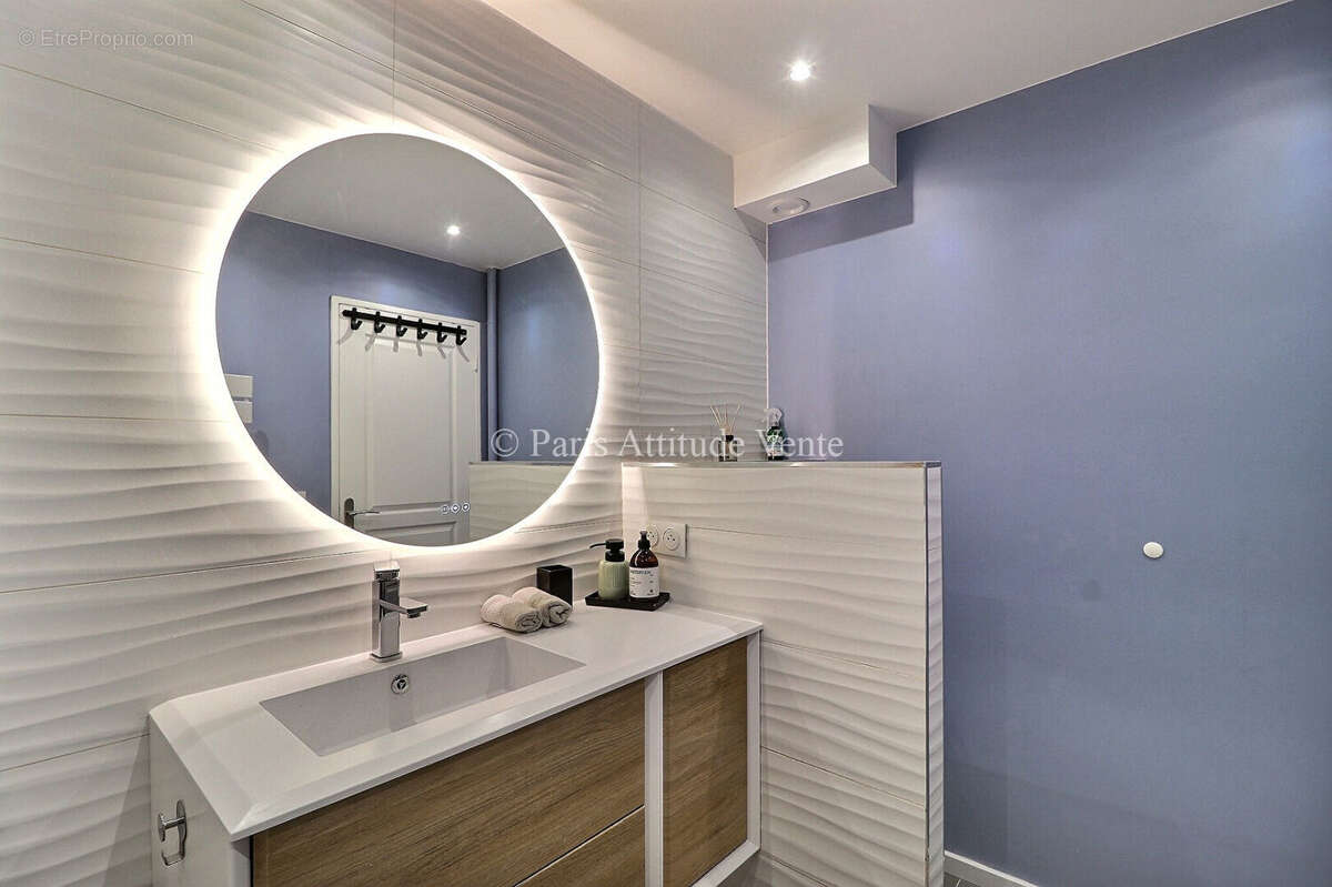 Appartement à COURBEVOIE