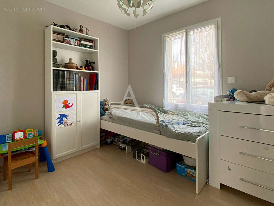 Maison à SAINT-JEAN-D'ILLAC