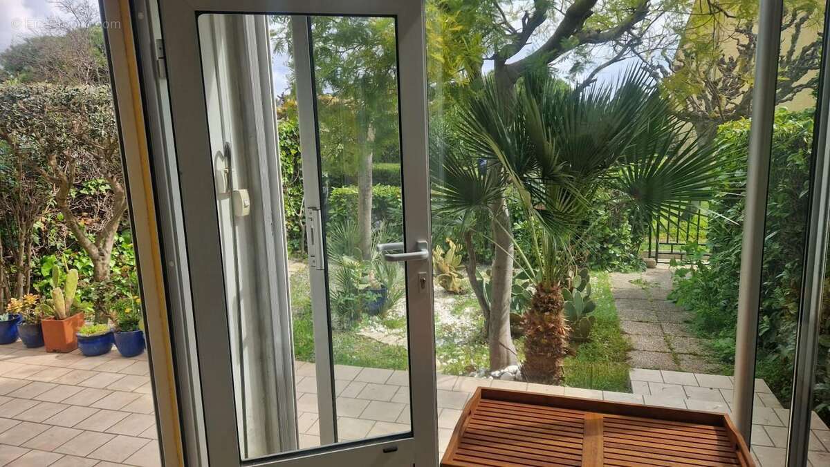 Appartement à MEZE