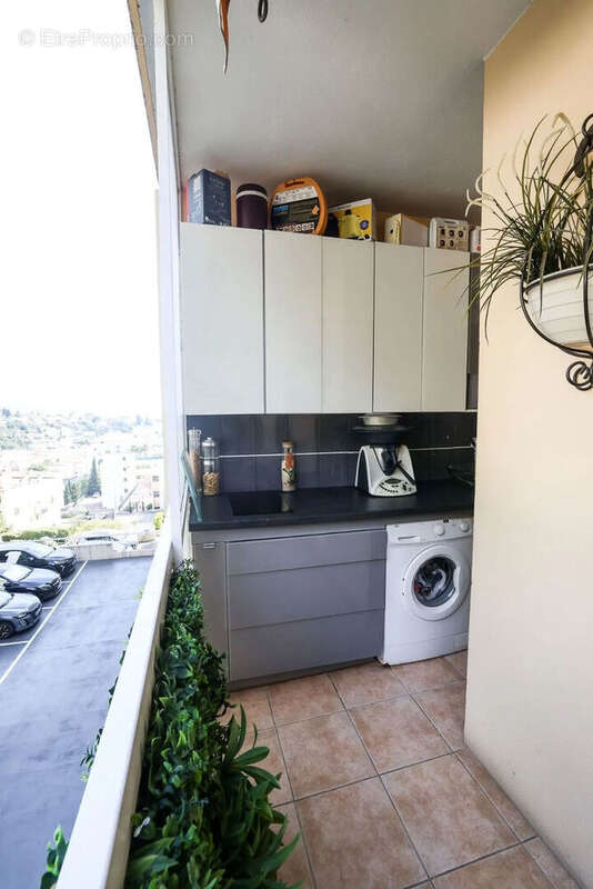Appartement Nice  secteur Chemin de Gairaut 2 pièces 82.80 m2 - photo 9