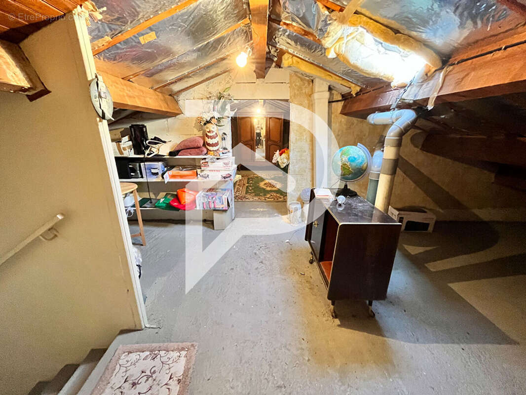 Maison à SAINT-ELOY-LES-MINES