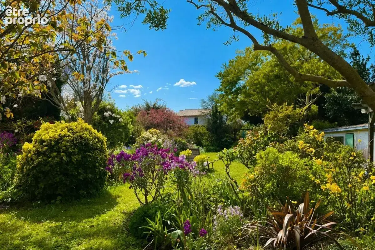 Maison 10 pièces 235 m² à vendre à Le Bois-Plage-En-Re (17580) - photo 1
