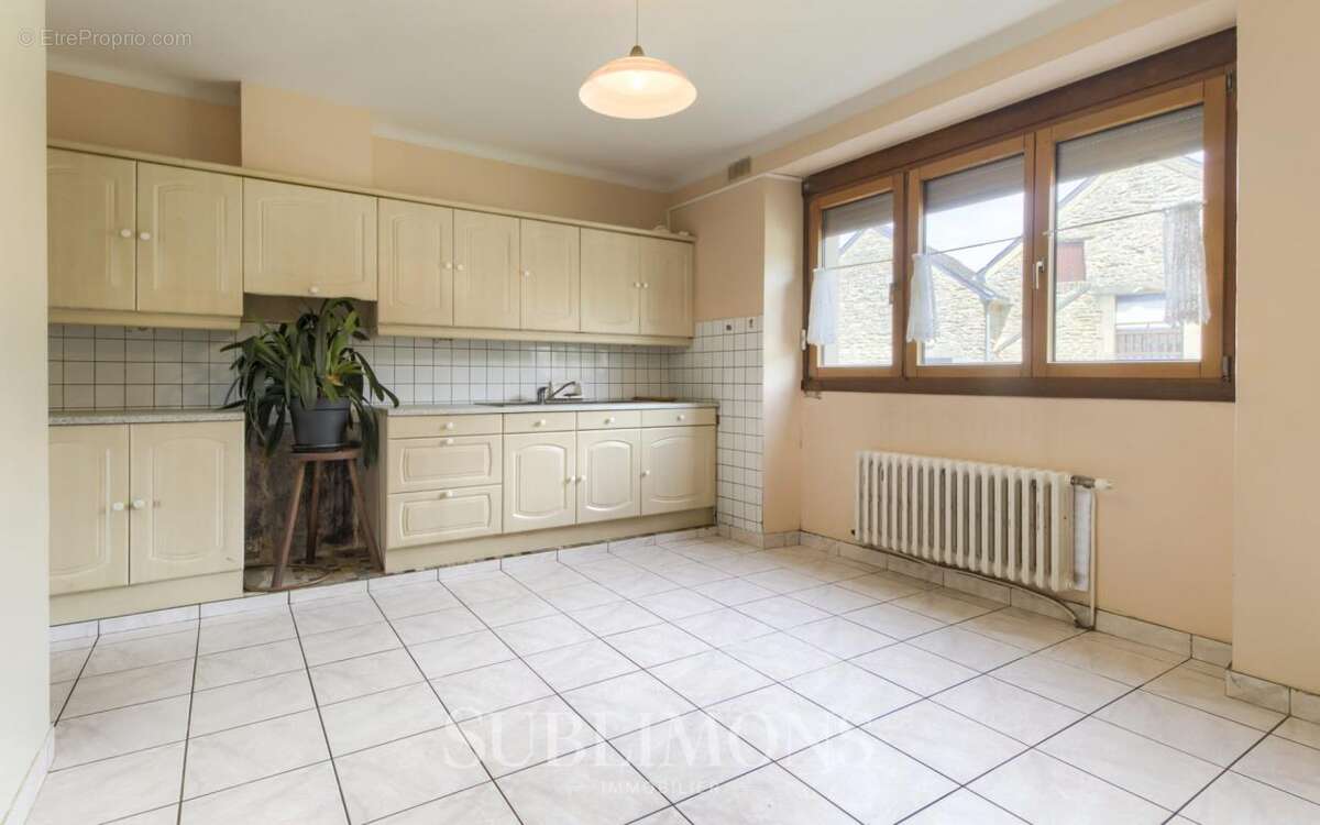 Maison de caractère à rénover au coeur de Larré (56) - photo 2