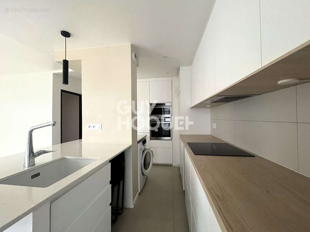 Appartement à COURBEVOIE