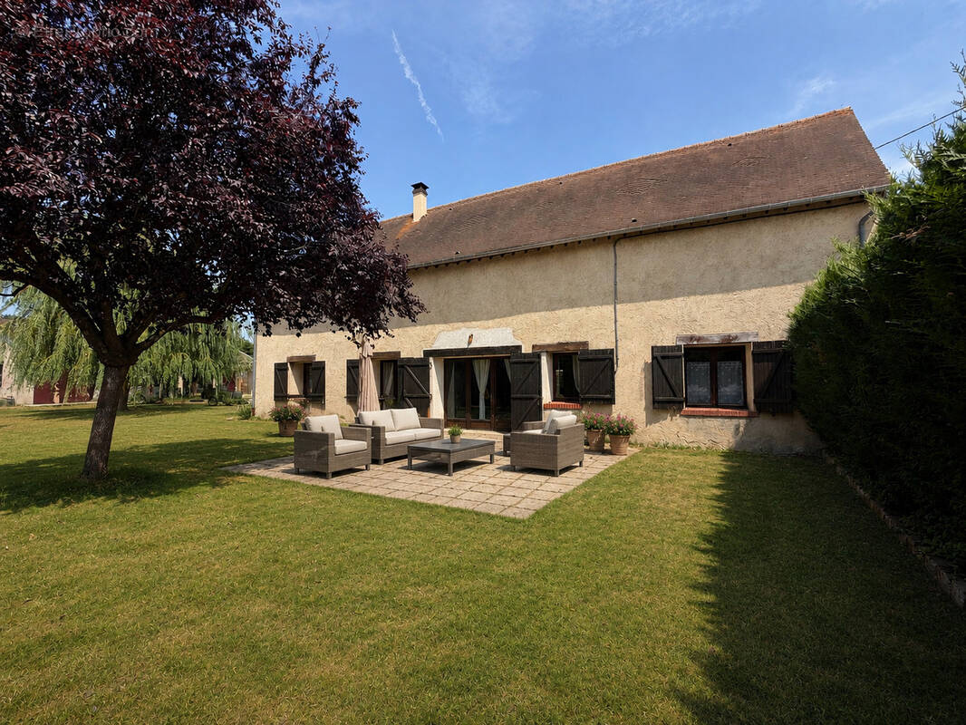 Maison à HOUDAN