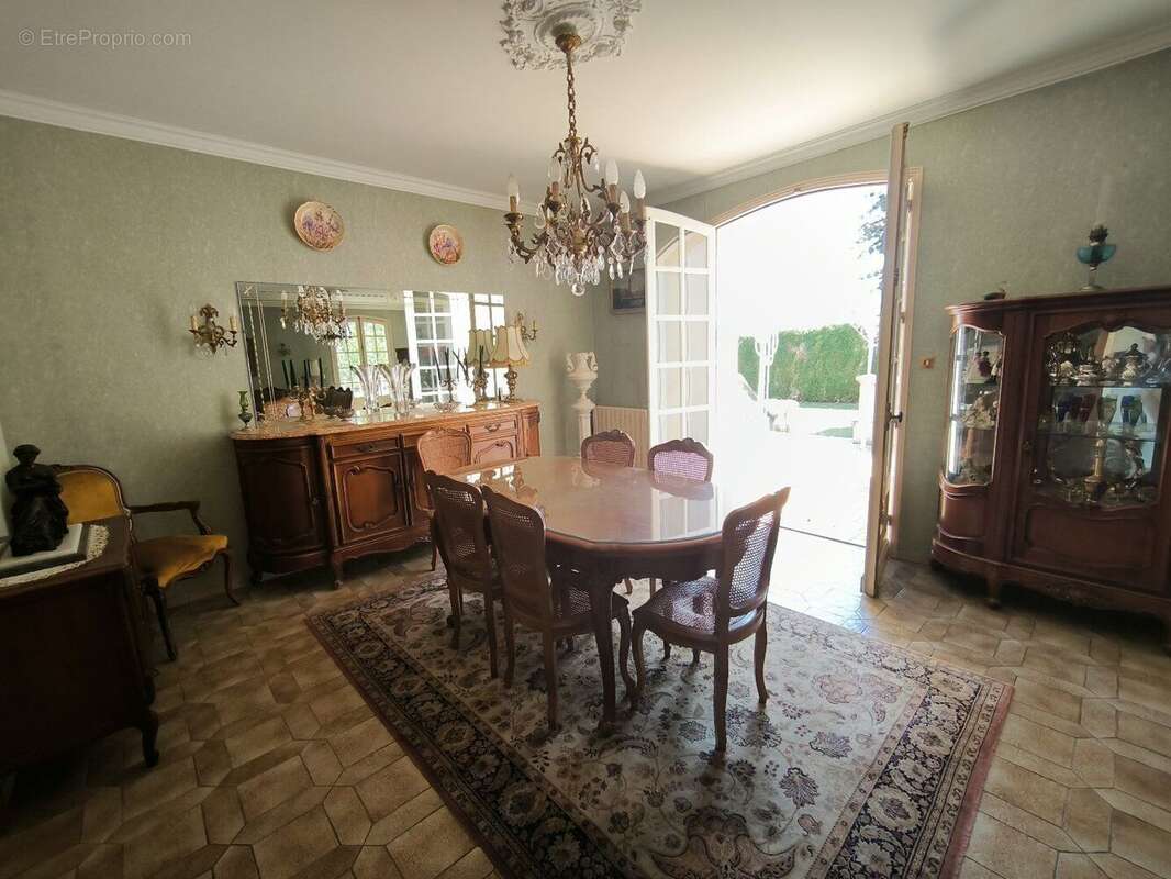 Maison Ile de France de qualité . Jardin clos . Foix . - photo 11