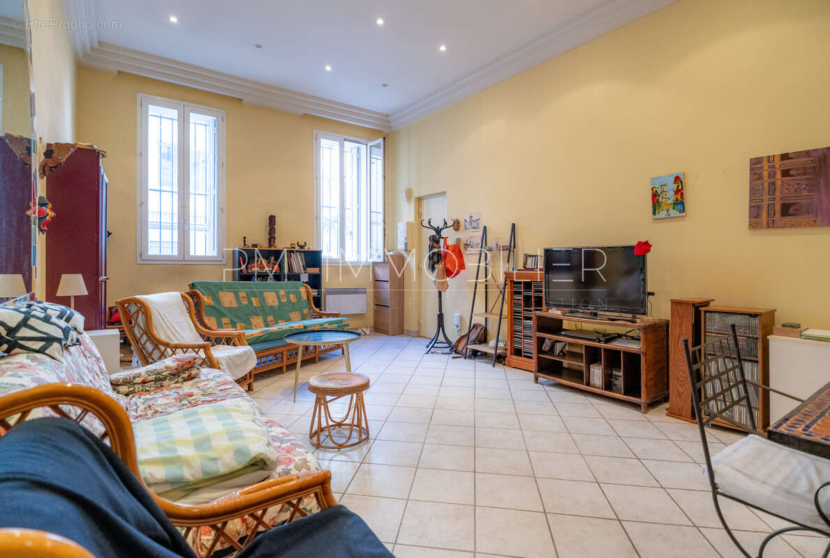Appartement à MARSEILLE-1E