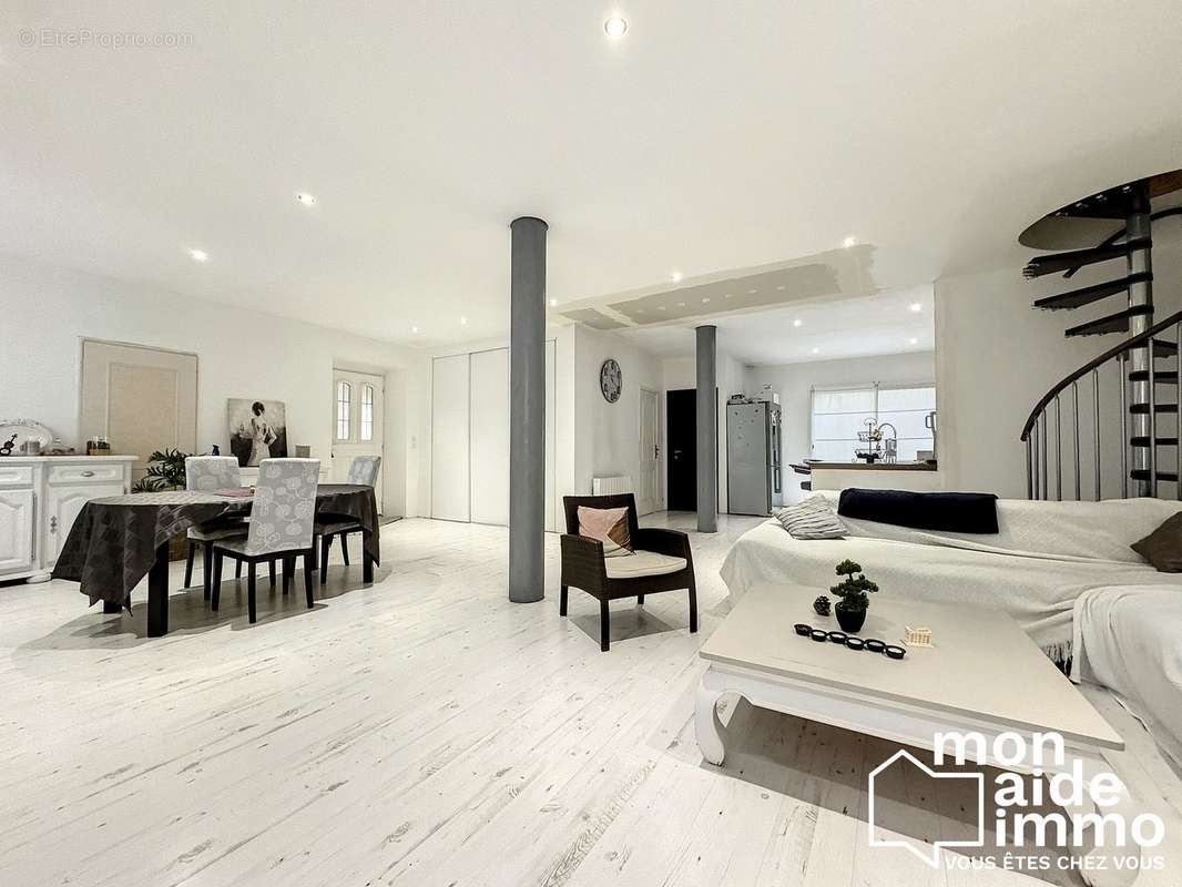 Maison à SAINT-LOUBES