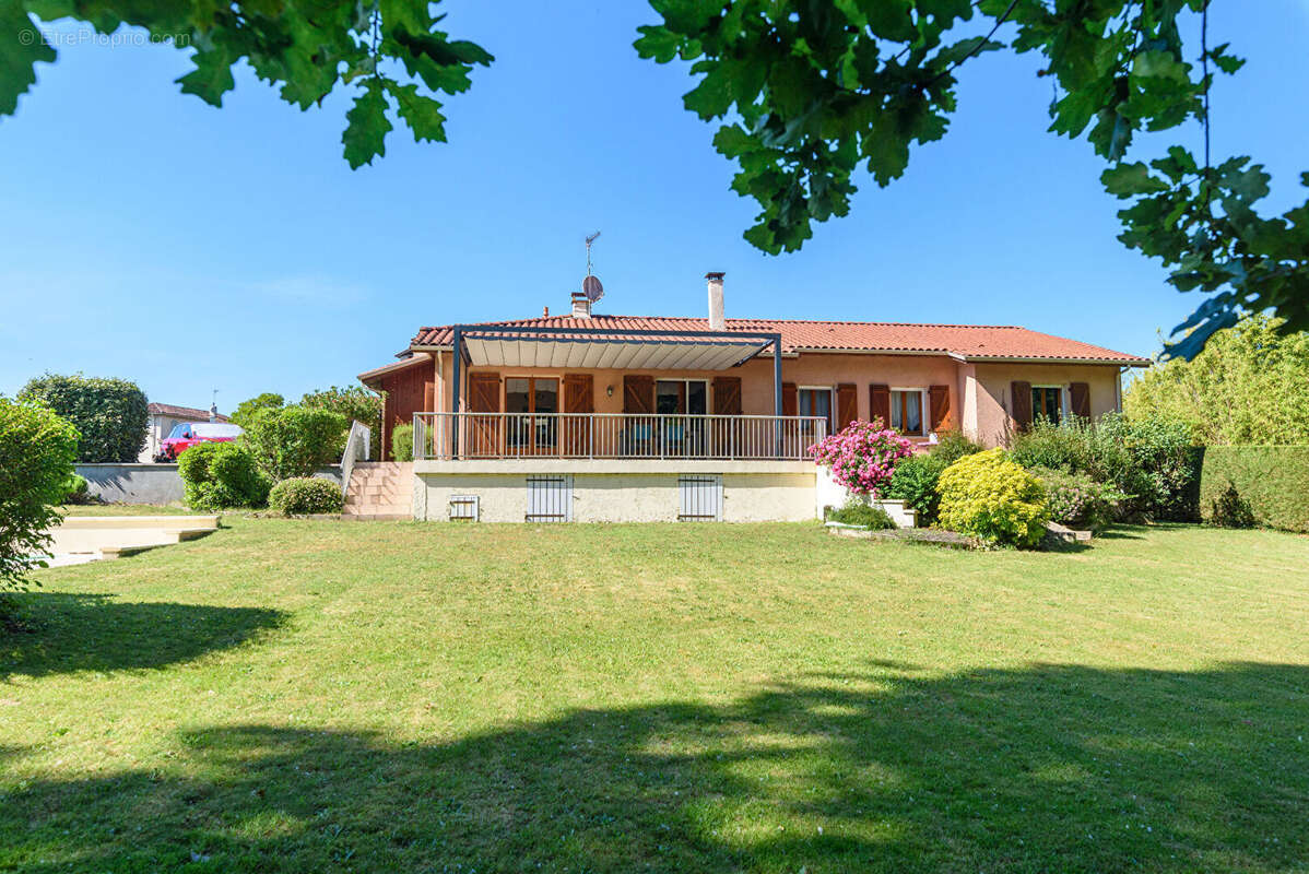 Maison à SARBAZAN