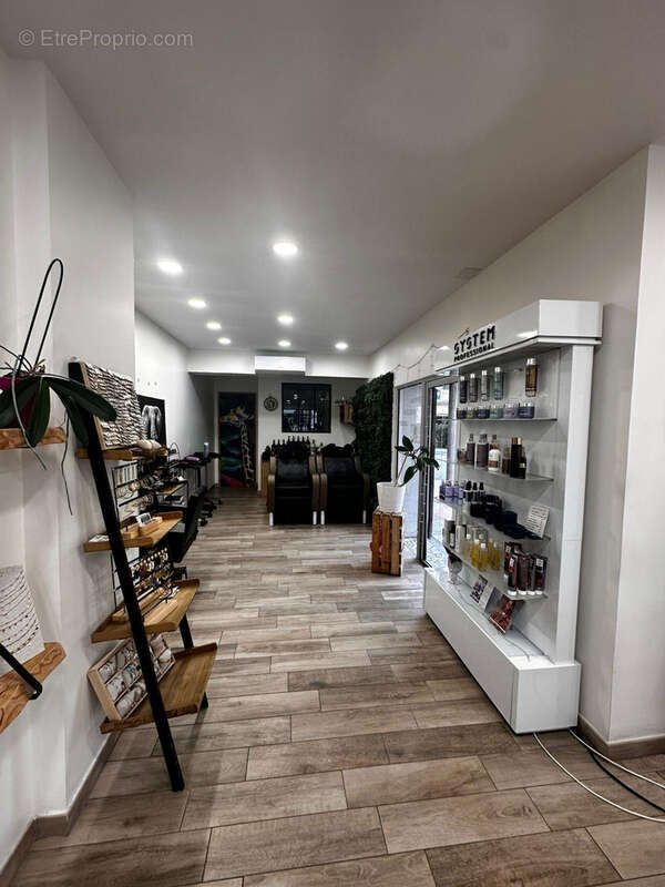 Commerce à BERRE-L'ETANG