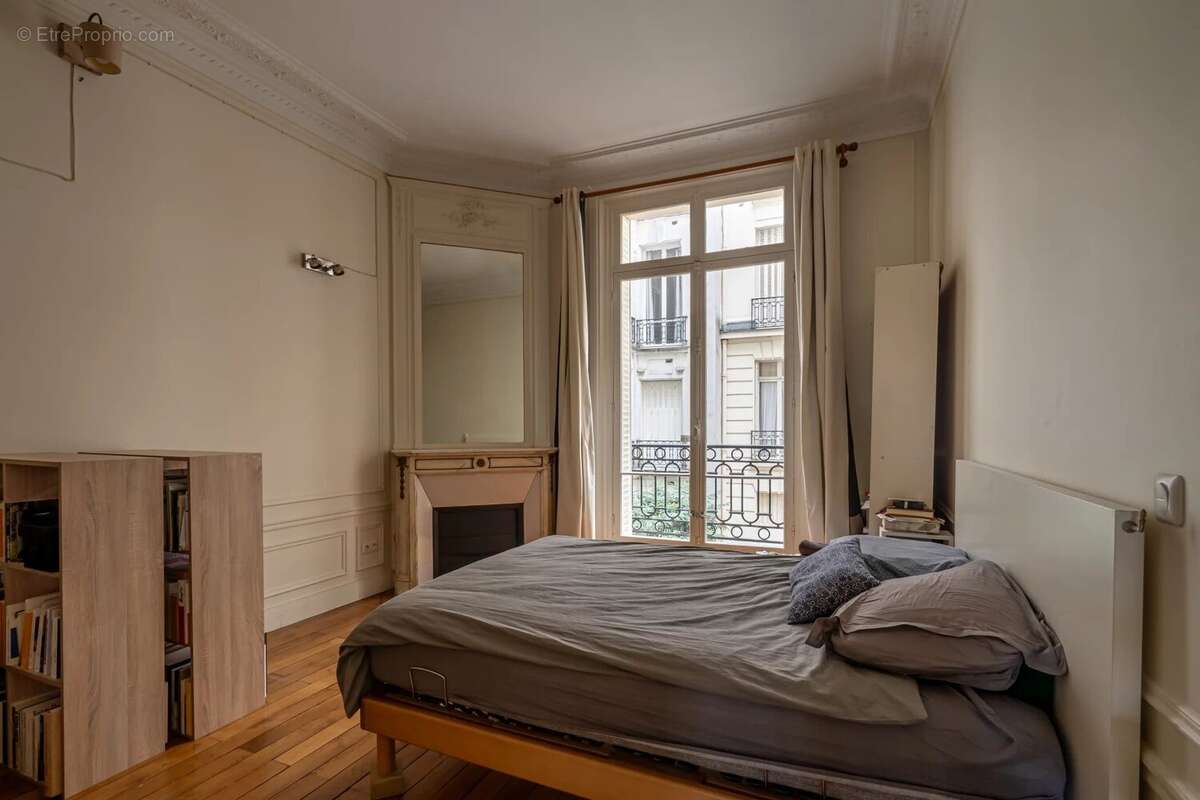 Appartement à NEUILLY-SUR-SEINE