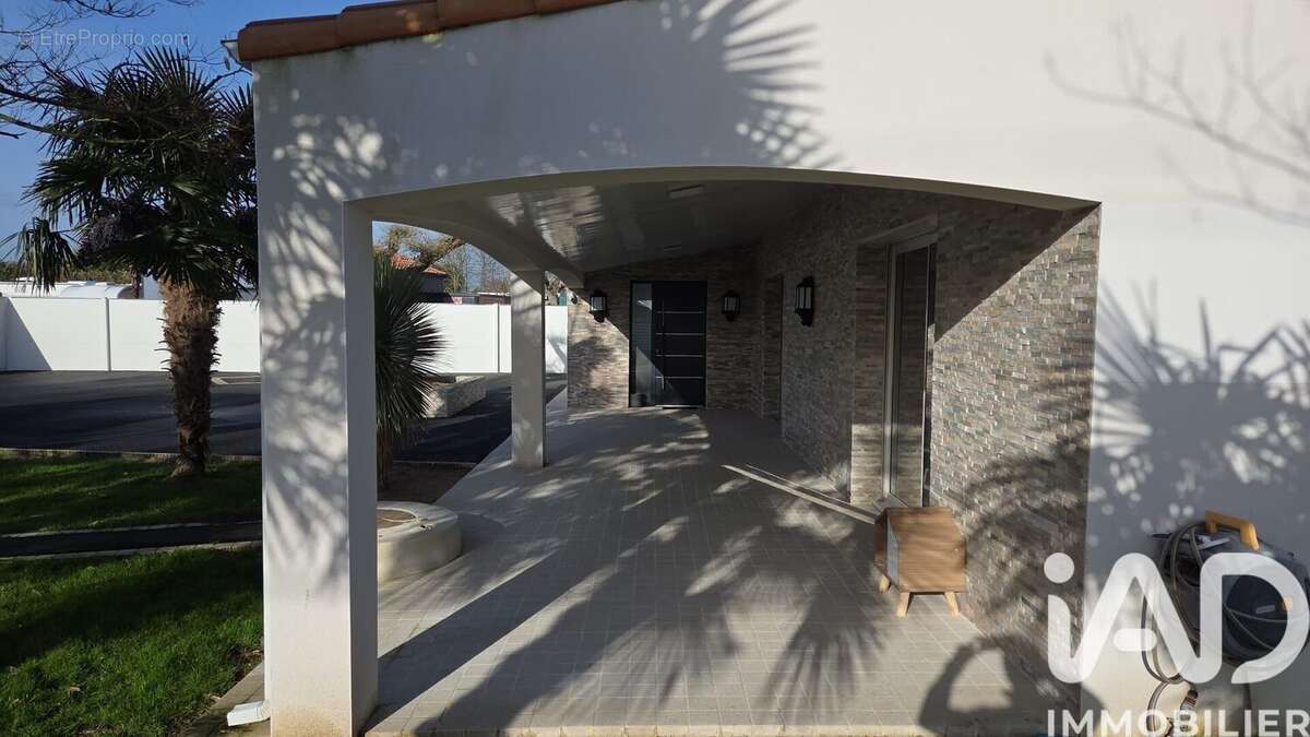 Photo 2 - Maison à SAINT-JULIEN-DE-CONCELLES