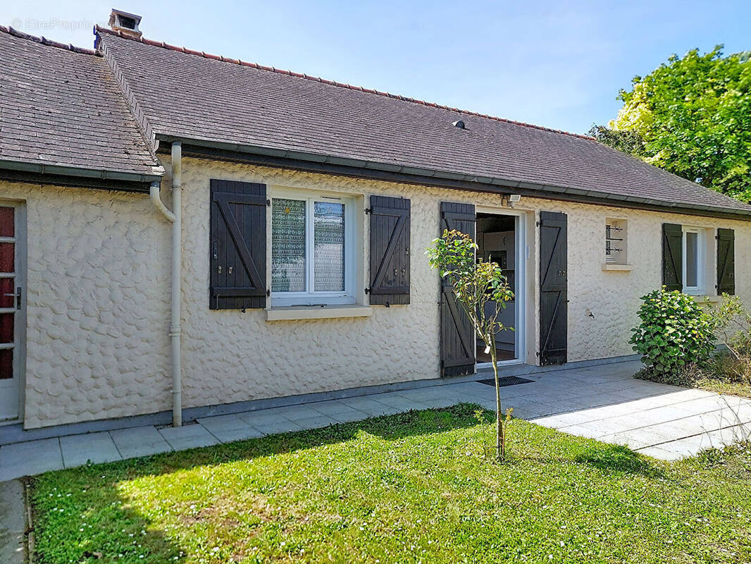 Maison à SAINTE-LUCE-SUR-LOIRE