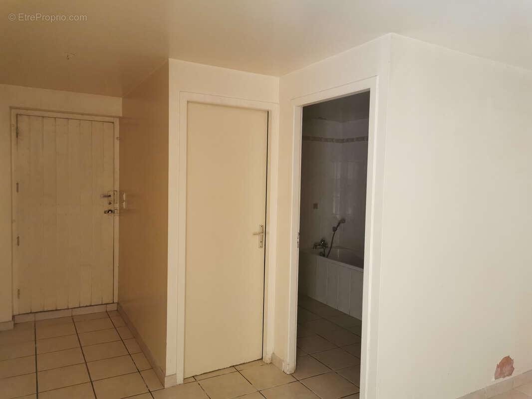 Maison à MONTAGNIEU