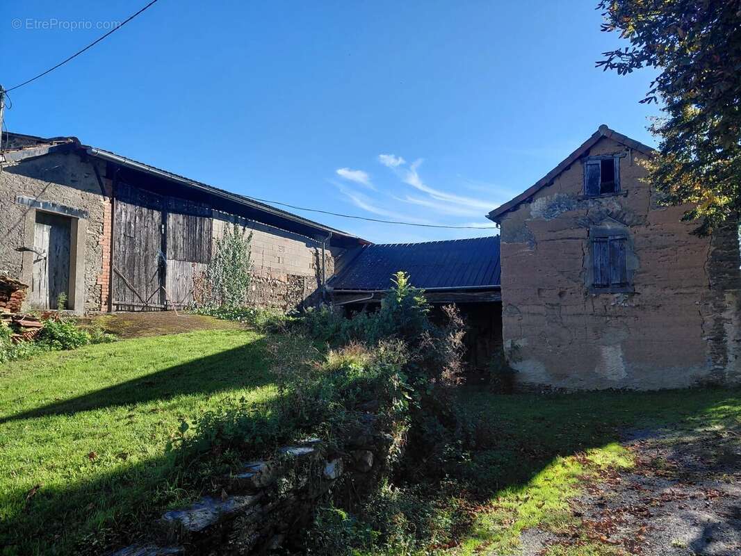 Maison à MIRANDOL-BOURGNOUNAC