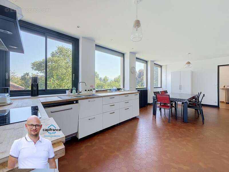 Maison à vendre 7 pièces à LE PONT DE BEAUVOISIN  (38) - 214m2 habitable sur plus de 1800m2 de terrain - photo 4