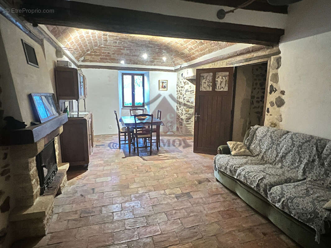 Maison à MOLIERES-SUR-CEZE