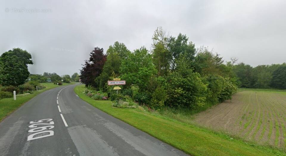 Terrain à BAZANCOURT