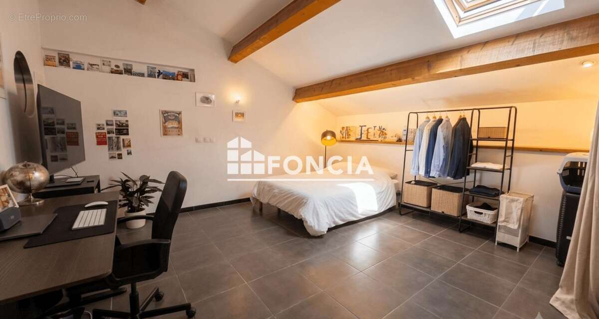 Appartement à MARSEILLE-3E