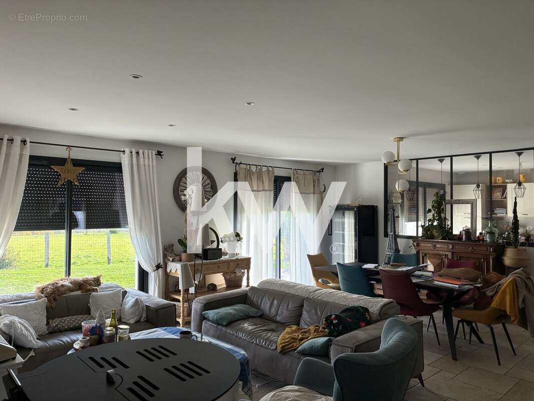 Maison à SAINT-JUNIEN