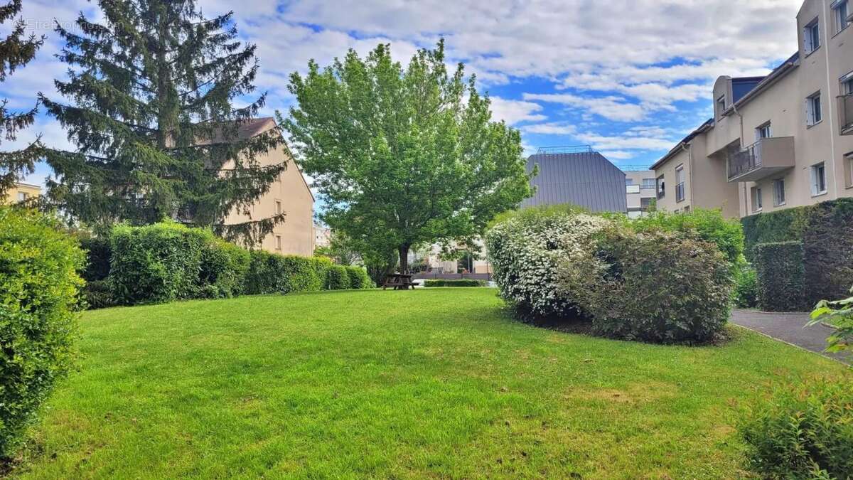 Appartement à CHILLY-MAZARIN
