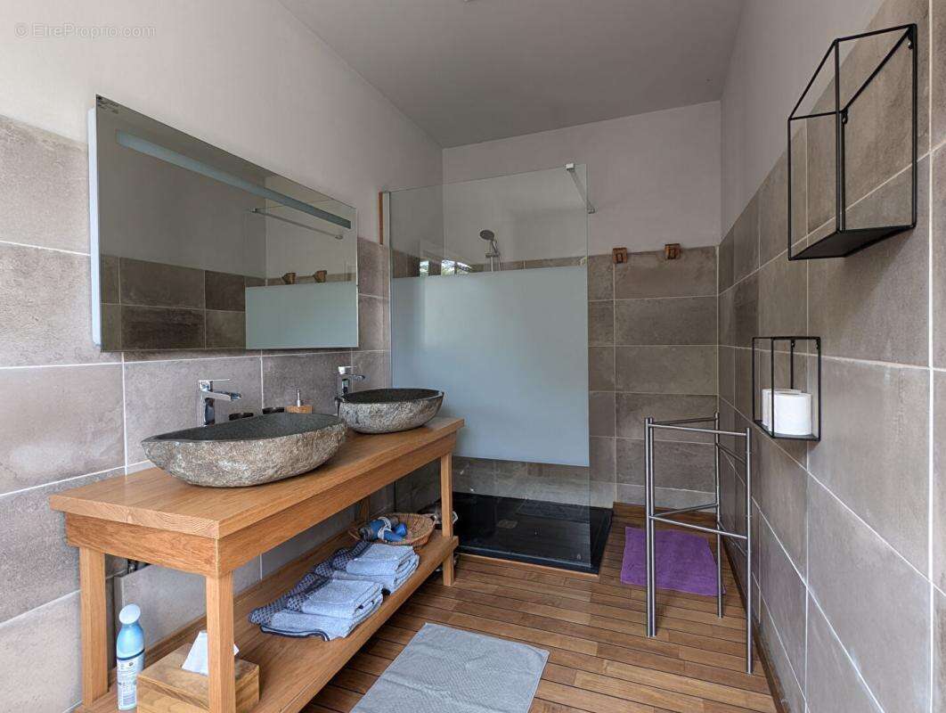 Maison bourgeoise de 371 m2 avec parc de 1,5 hectare - photo 11