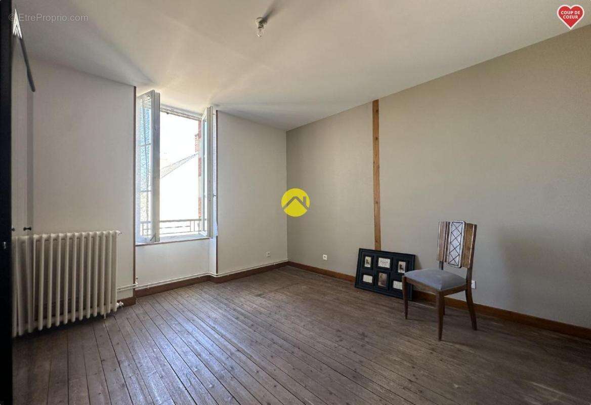 Maison à LA GUERCHE-SUR-L&#039;AUBOIS