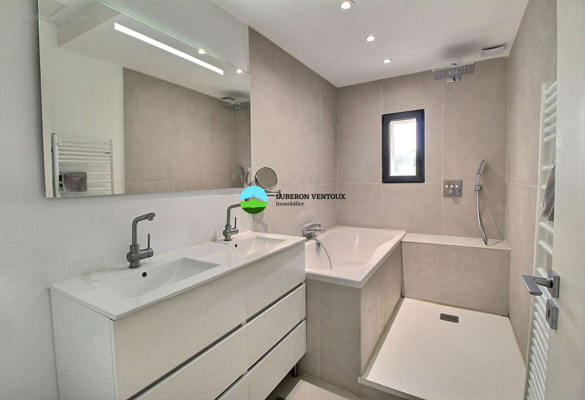 Maison à SAINT-PIERRE-DE-VASSOLS