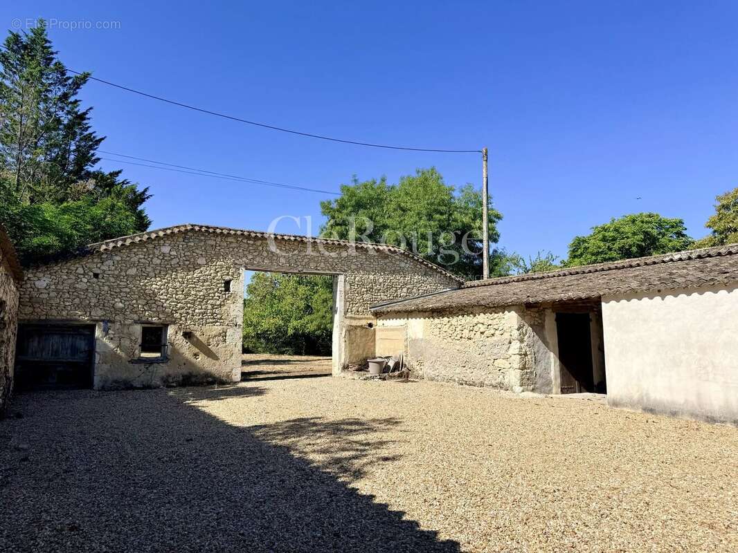 Près d'Eymet - Magnifique château de 5/6 chambres, sur un terrain de 1,6 hectare - photo 21