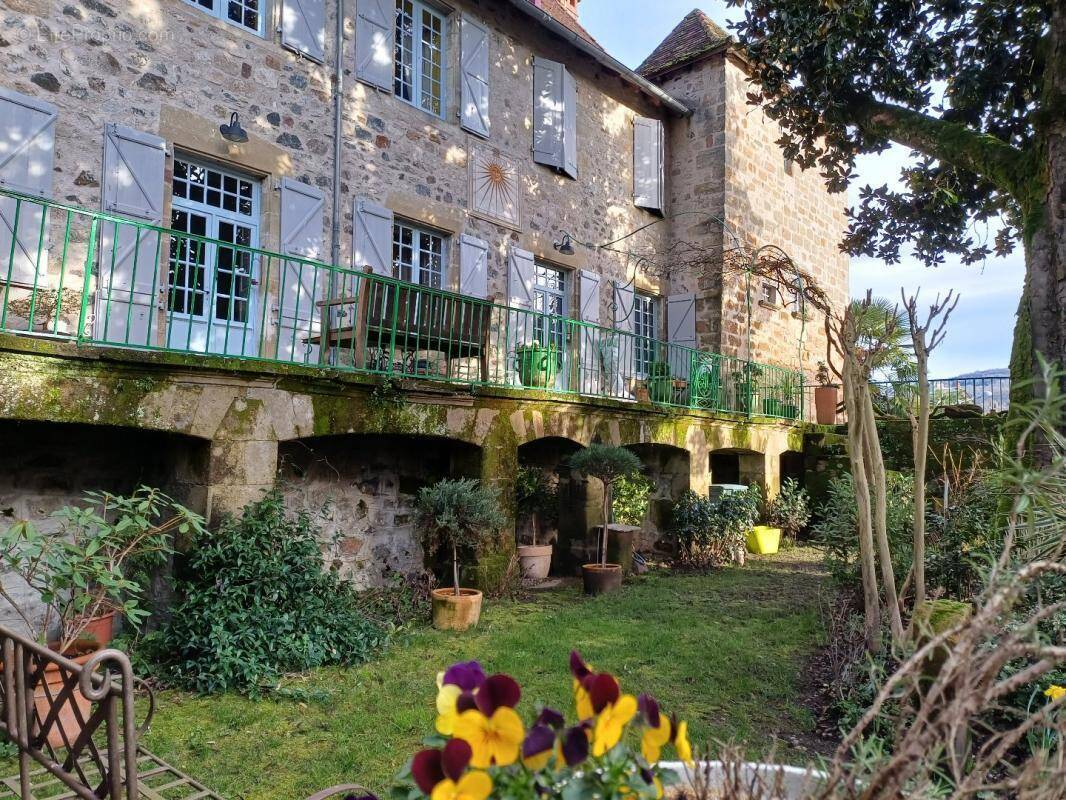 Maison à BEAULIEU-SUR-DORDOGNE