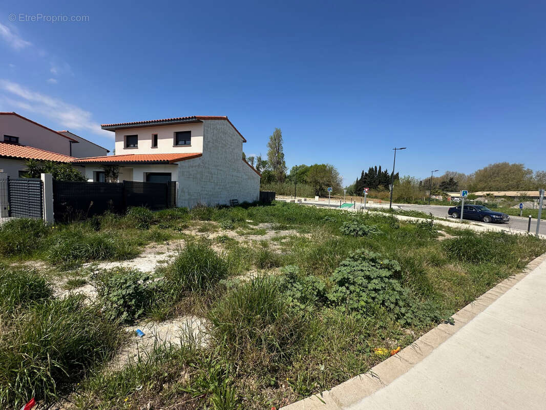Terrain à SAINT-CYPRIEN