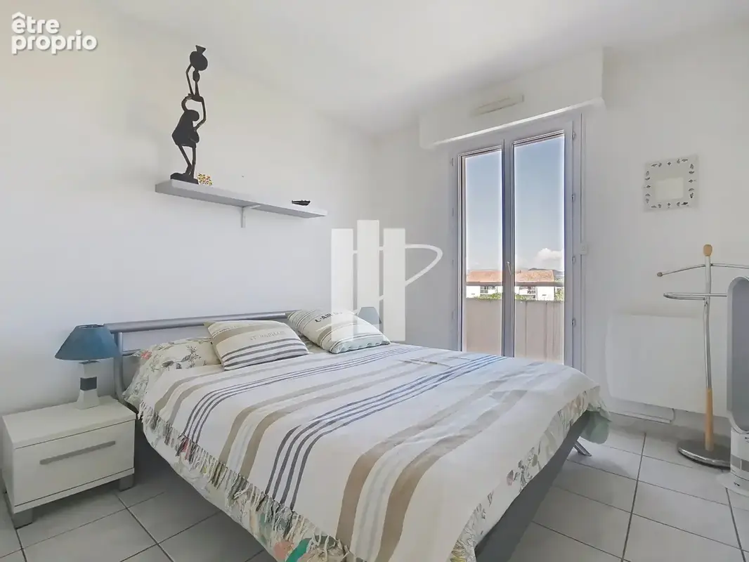 A vendre appartement 2 pieces dernier etage piscine parking et cave - photo 7