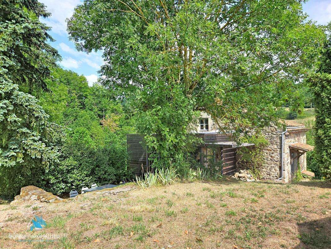 Maison de caractère - 220 m²- 6 pièces - Terrain de 1390 m² - photo 4