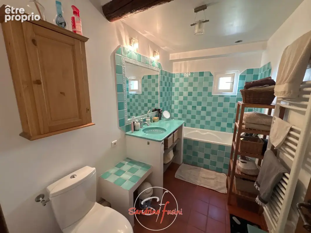 Dans maison de village en copropriété - Logement 5 pièces avec extérieur - photo 12