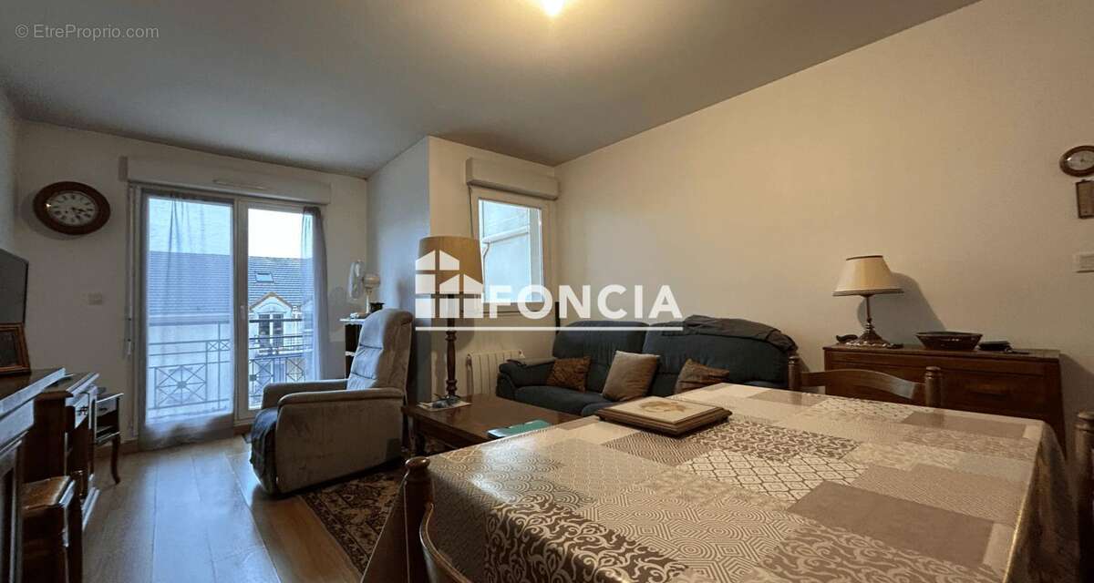 Appartement à MAINVILLIERS